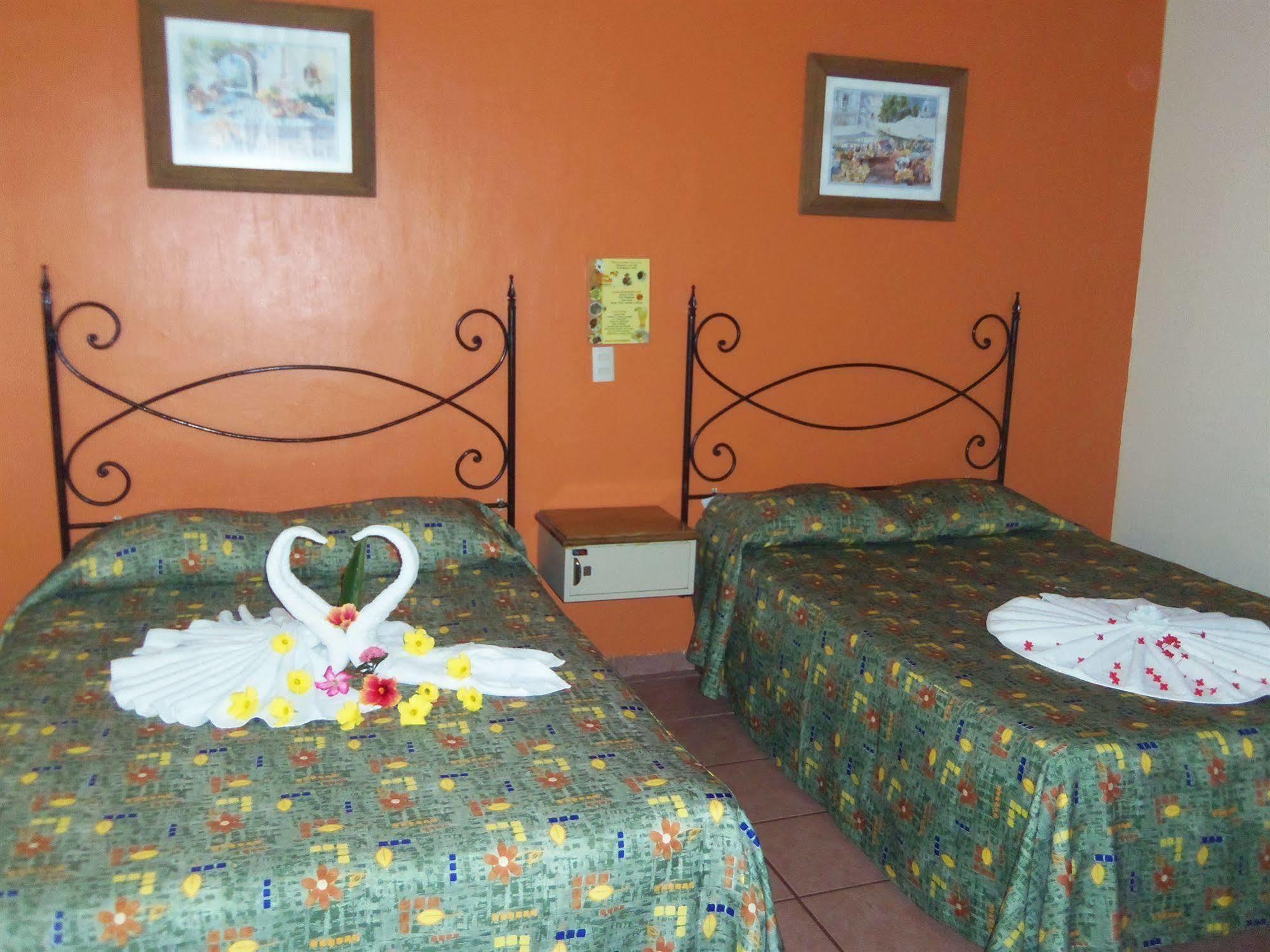 Casa Margarita Hotel ริงกอน เด กัวยาบิโตส ภายนอก รูปภาพ